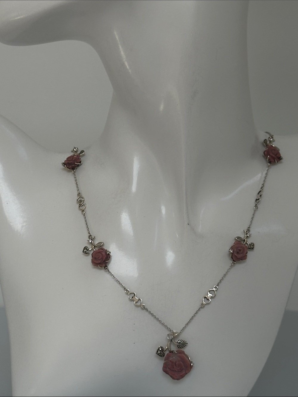 GURA BY the TJM  Pink Rose pink, rose-carved Rhodonite gemstone Necklace​